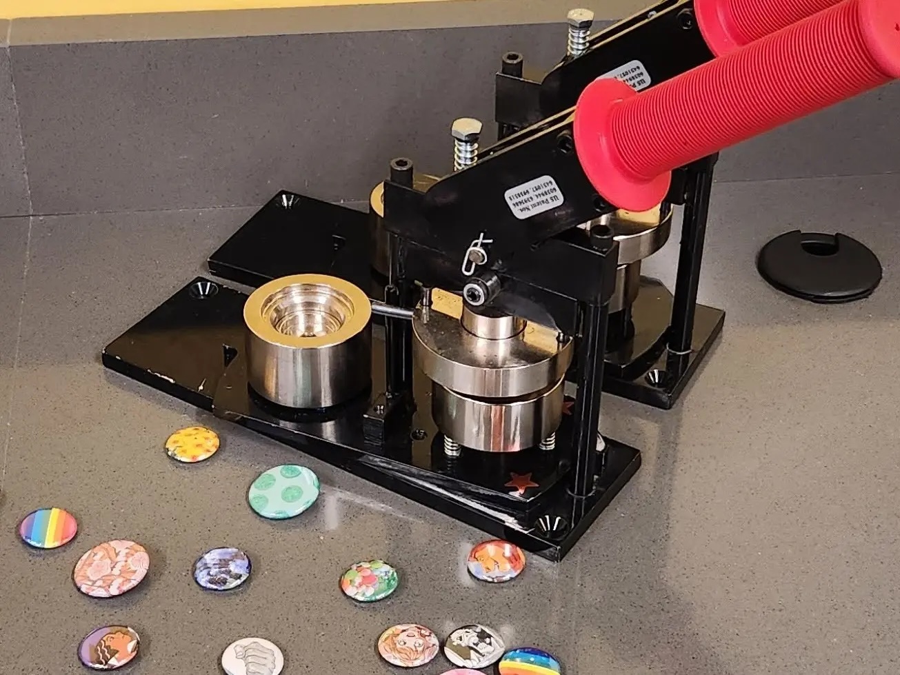 button maker 22124119522