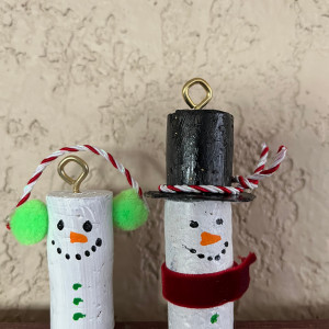 How To Make Wine Cork Snow People (Two Ways)